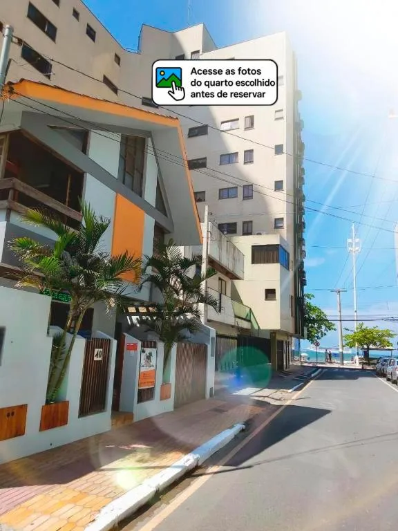 Pousada CANCOQ - 20 metros da praia, Balneário Camboriú, na Rua 3100 em Balneário Camboriú/SC