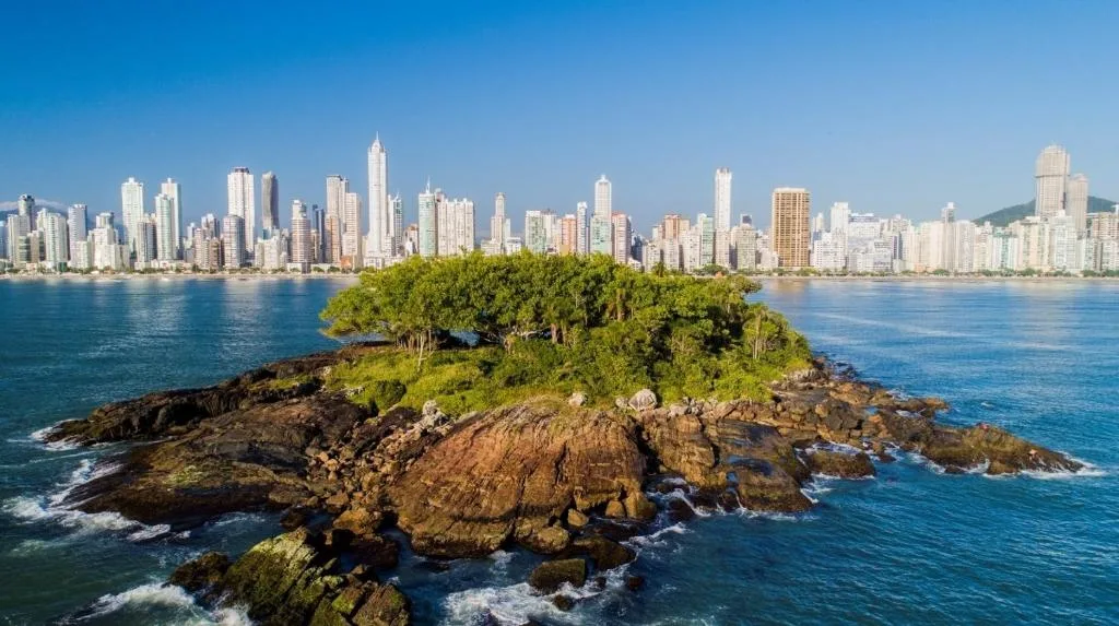 Apartamento na Av Atlantica com Ar Condicionado, Balneário Camboriú, na Av. Atlântica, 680 apartamento em Balneário Camboriú/SC — foto 13
