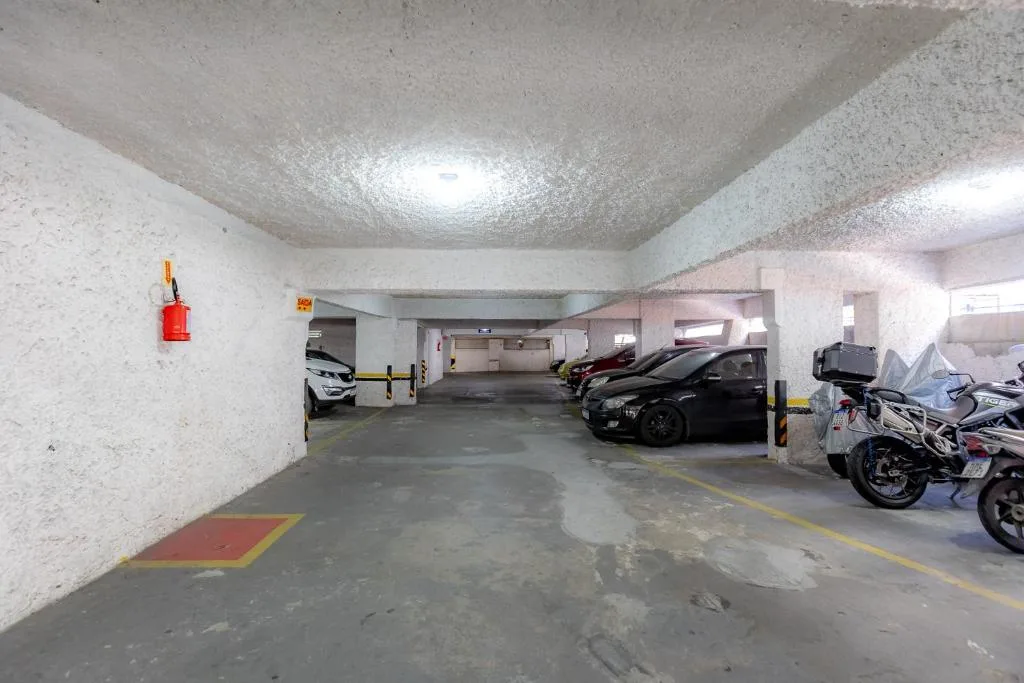 Apartamento Central com Garagem - 400m da Praia, Balneário Camboriú, na Rua 701, 22 Bloco B Centro em Balneário Camboriú/SC — foto 6