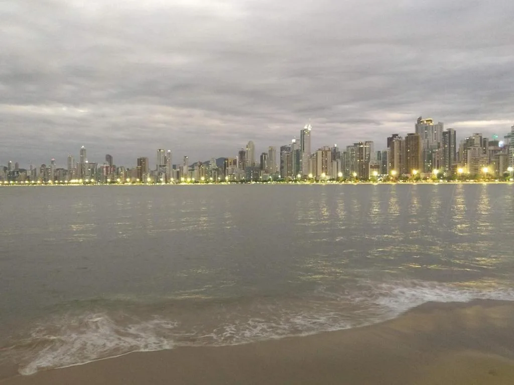 Apartamento na Av Atlantica com Ar Condicionado, Balneário Camboriú, na Av. Atlântica, 680 apartamento em Balneário Camboriú/SC — foto 27