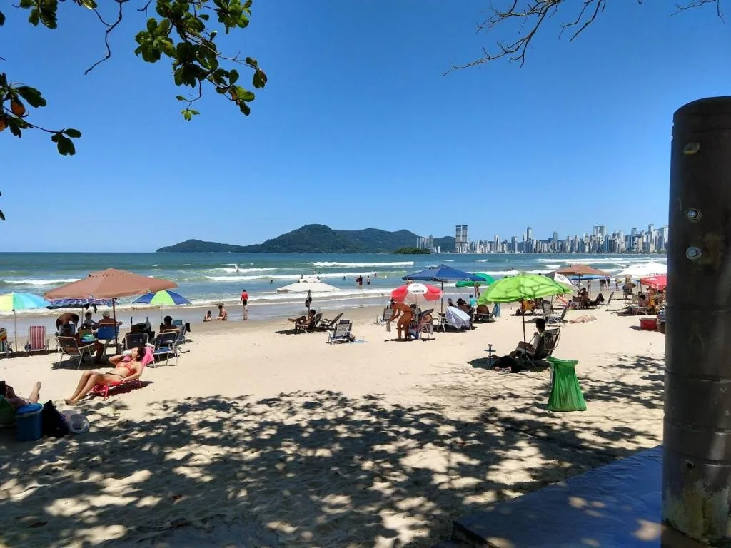 Apartamento na Av Atlantica com Ar Condicionado, Balneário Camboriú, na Av. Atlântica, 680 apartamento em Balneário Camboriú/SC — foto 28