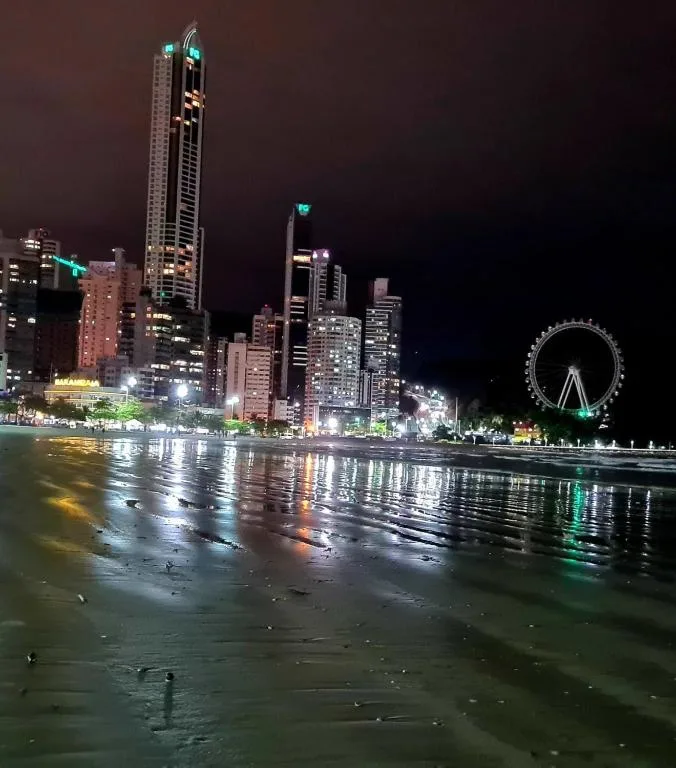Apartamento na Av Atlantica com Ar Condicionado, Balneário Camboriú, na Av. Atlântica, 680 apartamento em Balneário Camboriú/SC — foto 33
