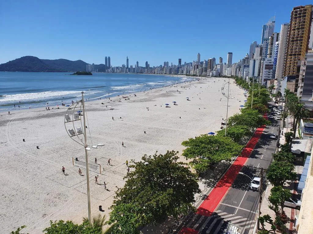 Apartamento na Av Atlantica com Ar Condicionado, Balneário Camboriú, na Av. Atlântica, 680 apartamento em Balneário Camboriú/SC — foto 39