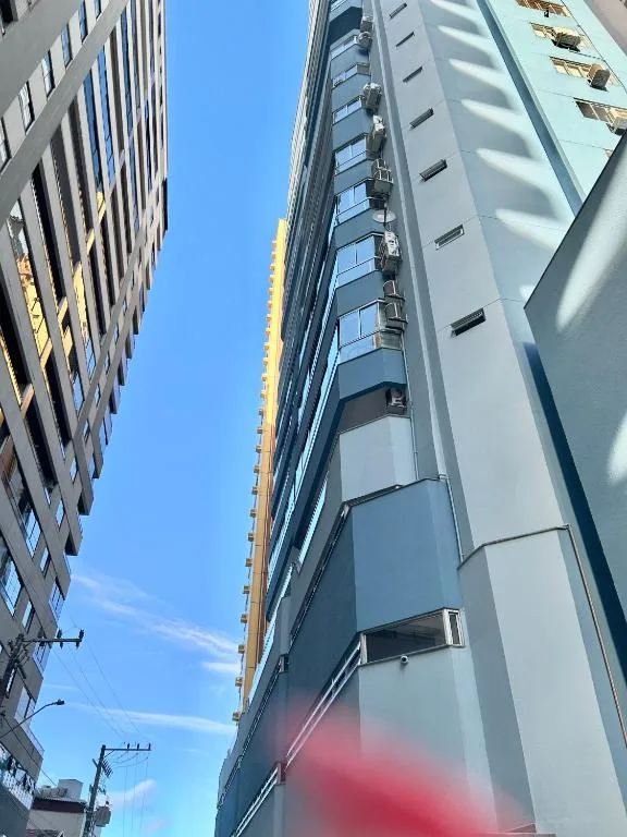 Beira da praia, Quarto para até 2 pessoas, econômico, básico e confortável, Balneário Camboriú, na Rua 1501, 55 Apto em Balneário Camboriú/SC — foto 2