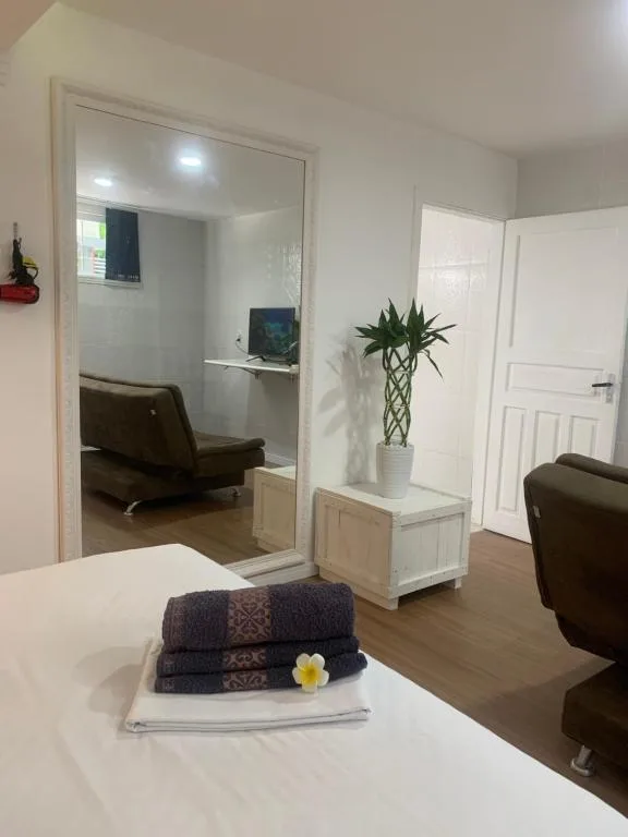 Pousada BC Flat 300 m da Praia e da Roda Gigante, Balneário Camboriú, na 180 Rua Jacob Schmidt em Balneário Camboriú/SC — foto 4
