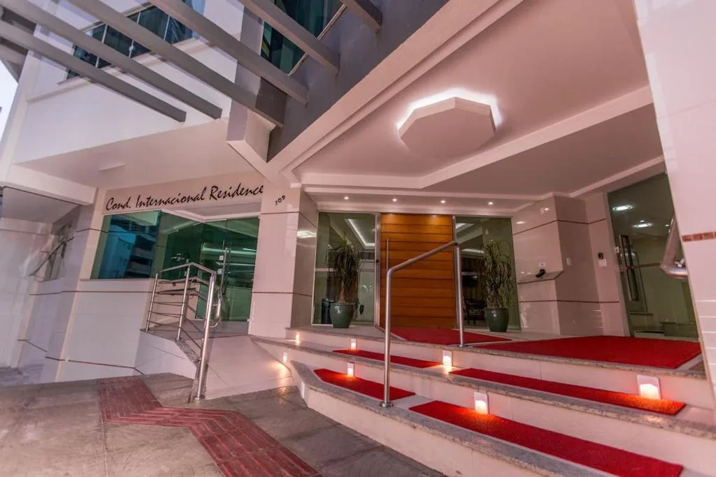 Apartamento em Prédio com Vista Mar encantadora - Praia, Piscina e Garagem, Balneário Camboriú, na 109 Rua João Francisco dos Santos em Balneário Camboriú/SC — foto 13