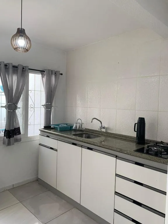 Pousada BC Flat 300 m da Praia e da Roda Gigante, Balneário Camboriú, na 180 Rua Jacob Schmidt em Balneário Camboriú/SC — foto 12