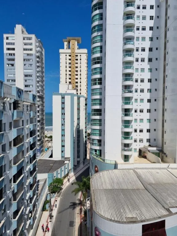Apto Av Brasil Quadra mar, Balneário Camboriú, na 692 Avenida Brasil Apto. em Balneário Camboriú/SC — foto 6