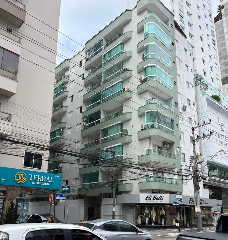 Dr Blumenau bc, Balneário Camboriú, na Rua em Balneário Camboriú/SC — foto 6