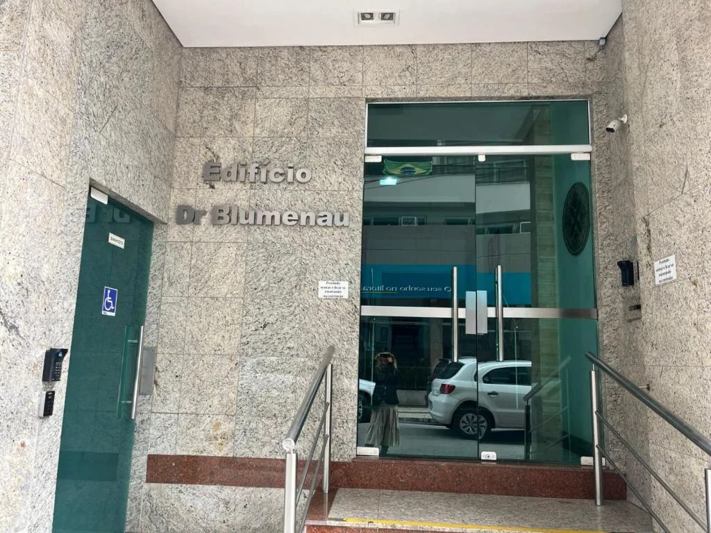 Dr Blumenau bc, Balneário Camboriú, na Rua em Balneário Camboriú/SC — foto 16