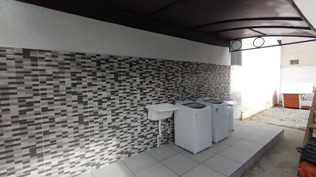 Marco Zero Containers 5, Balneário Camboriú, na 425 Rua Síria em Balneário Camboriú/SC — foto 19