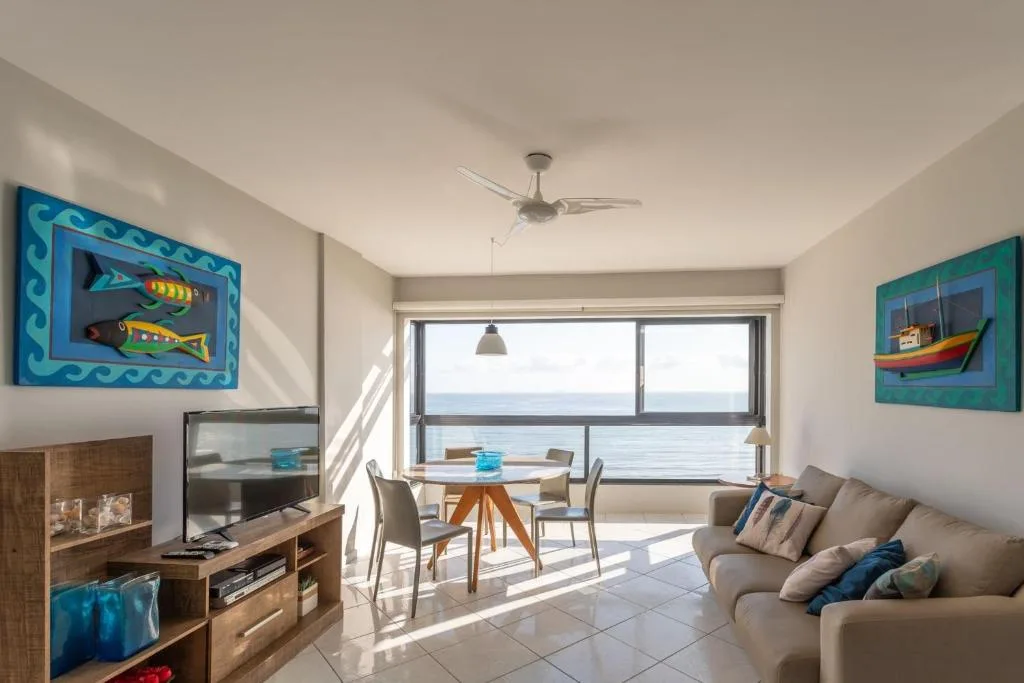 Frente Mar no Centro | 3 Quartos + 2 Vagas, Balneário Camboriú, na 2114 Av. Atlântica em Balneário Camboriú/SC