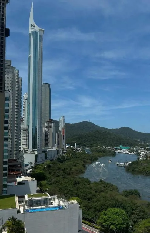 Apartamento quadra mar, 1 dos quartos com ar-condicionado , Barra Sul, Balneário Camboriú, na Rua 4100, 143 - apto em Balneário Camboriú/SC — foto 17