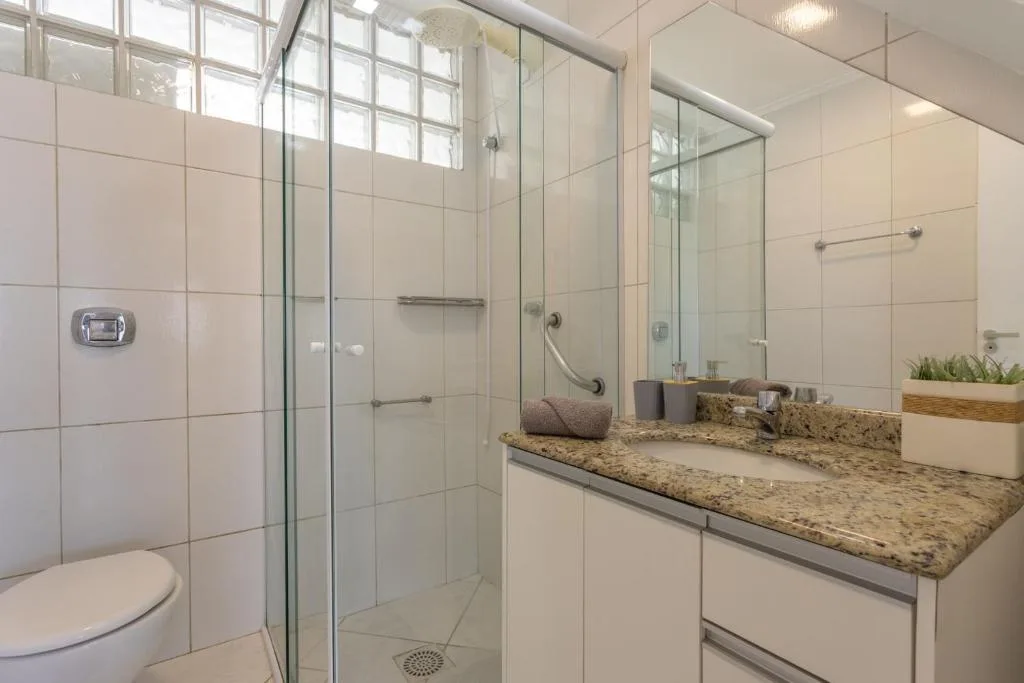 Frente Mar no Centro | 3 Quartos + 2 Vagas, Balneário Camboriú, na 2114 Av. Atlântica em Balneário Camboriú/SC — foto 3
