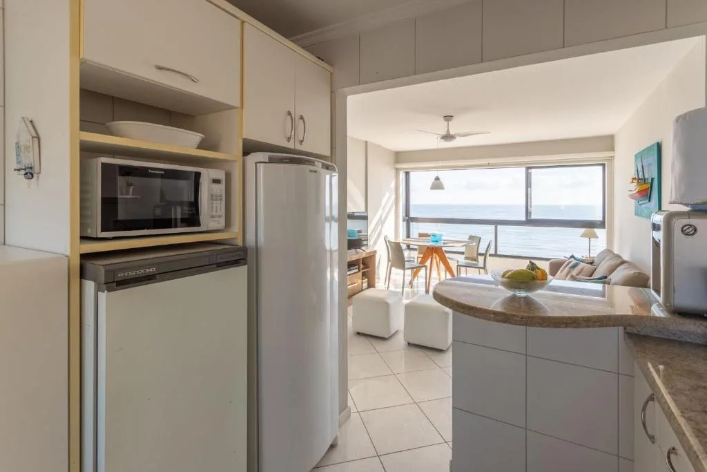 Frente Mar no Centro | 3 Quartos + 2 Vagas, Balneário Camboriú, na 2114 Av. Atlântica em Balneário Camboriú/SC — foto 4