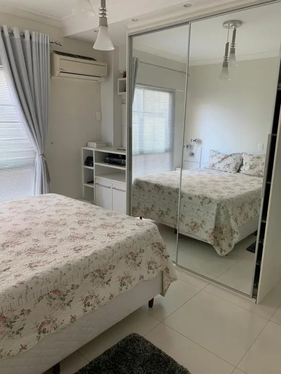 Pe na areia frente mar, Balneário Camboriú, na 2650 Avenida Atlântica em Balneário Camboriú/SC — foto 2