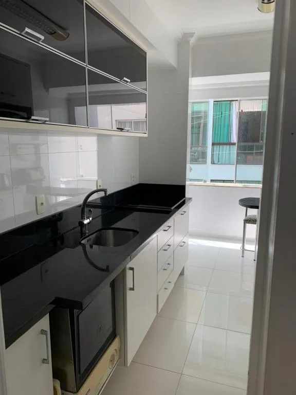 Pe na areia frente mar, Balneário Camboriú, na 2650 Avenida Atlântica em Balneário Camboriú/SC — foto 14