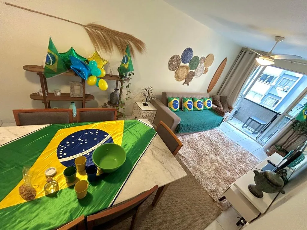 Sacada vista mar, famílias ou home office, wi fi rápido, climatizado, Balneário Camboriú, na Avenida Brasil em Balneário Camboriú/SC — foto 4
