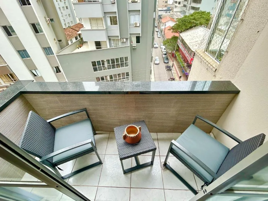 Sacada vista mar, famílias ou home office, wi fi rápido, climatizado, Balneário Camboriú, na Avenida Brasil em Balneário Camboriú/SC — foto 5