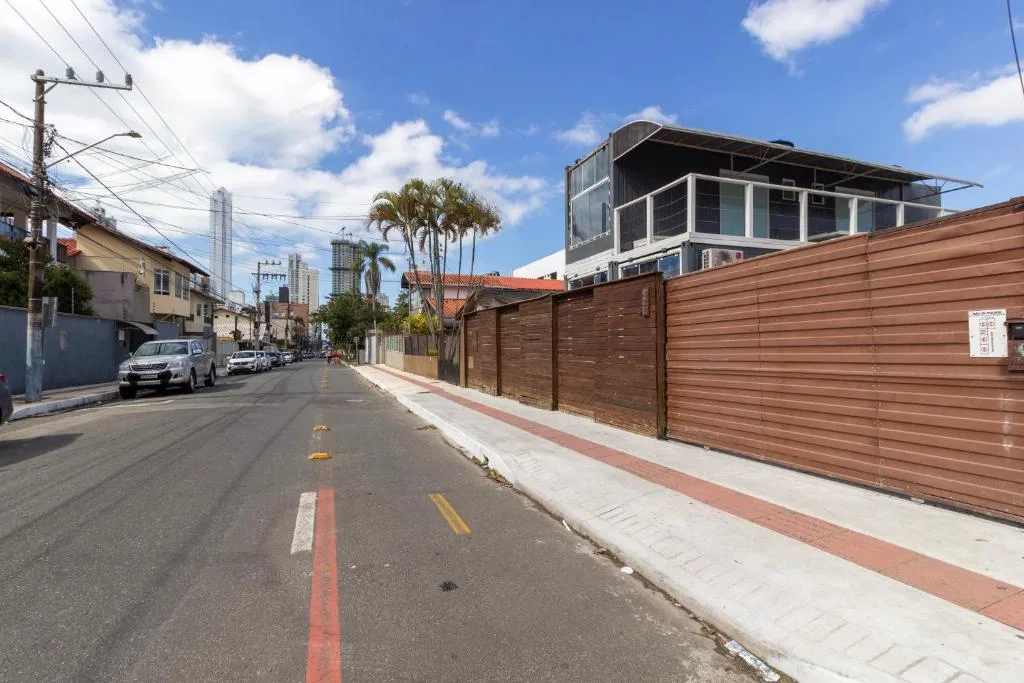 Marco Zero Containers - Próximo à Roda Gigante, Balneário Camboriú, na Rua Síria, 425 em Balneário Camboriú/SC — foto 47