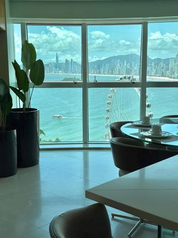 Apartamento com vista impressionante da orla de Balneário Camboriú, Balneário Camboriú, na Rua Romeu Pereira em Balneário Camboriú/SC
