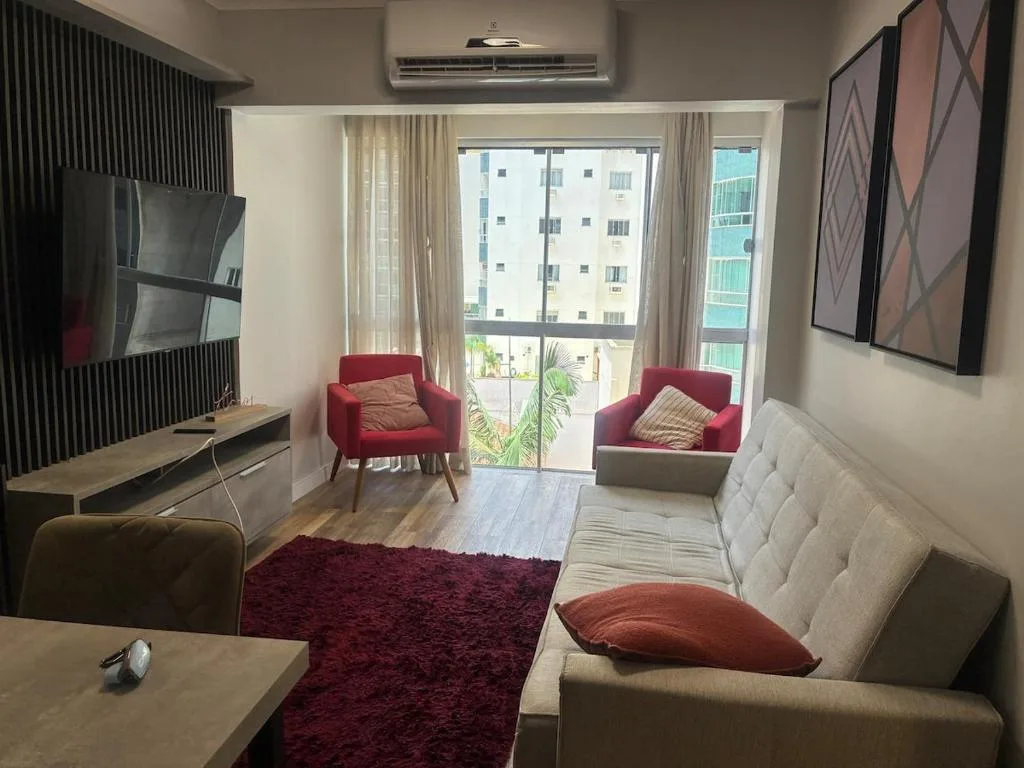Apartamento completo, 2 quartos e estacionamento, Balneário Camboriú, na R. em Balneário Camboriú/SC