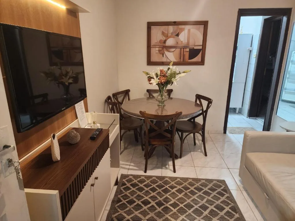 Apt terreo Centro BC, Balneário Camboriú, na Rua 2550, 119 Casa 4 e 5 (kitnets interligadas internamente formando uma única residência) em Balneário Camboriú/SC