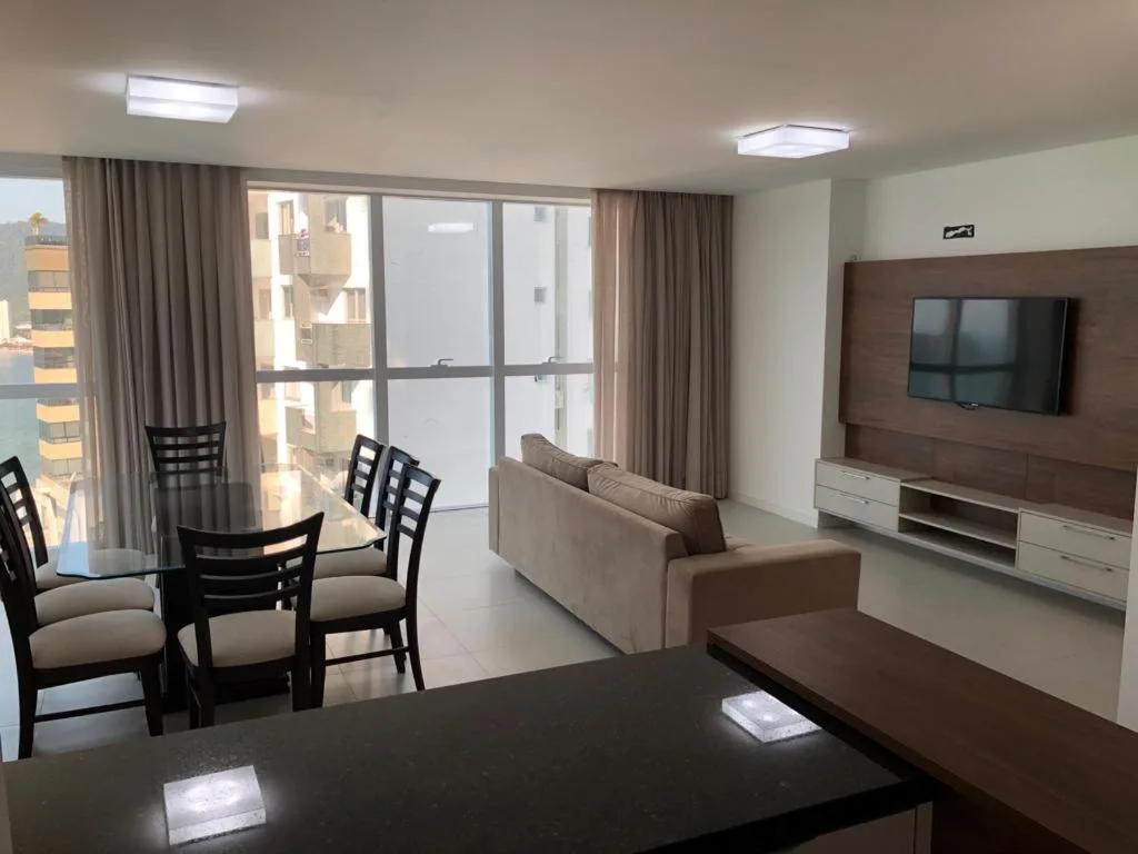 Ed Solar Mediterrane, Balneário Camboriú, na Rua 3720, 1901 - 66 apt em Balneário Camboriú/SC