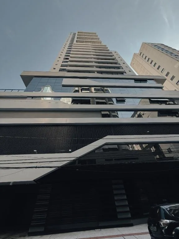 Apartamento 3 dormitórios quadra da praia, Balneário Camboriú, na Rua 3750, número 40 em Balneário Camboriú/SC