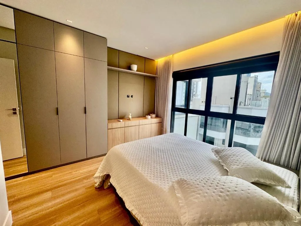 Apartamento 3 dormitórios quadra da praia, Balneário Camboriú, na Rua 3750, número 40 em Balneário Camboriú/SC — foto 2