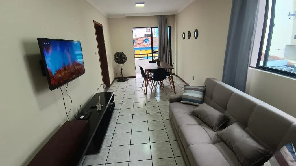 Ap com churrasqueira Garagem 2 quartos 2 banheiros, Balneário Camboriú, na Rua em Balneário Camboriú/SC