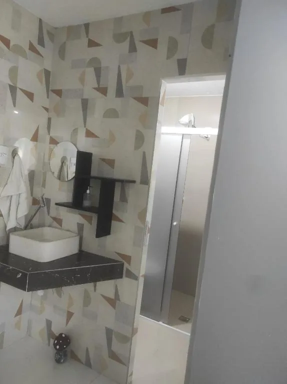 Pé na Areia com Garagem GRÁTIS 3 Quartos na Orla de Balneário Camboriú, Balneário Camboriú, na ATLANTICA 3850 AP 14 BL SA - CENTRO em Balneário Camboriú/SC — foto 3