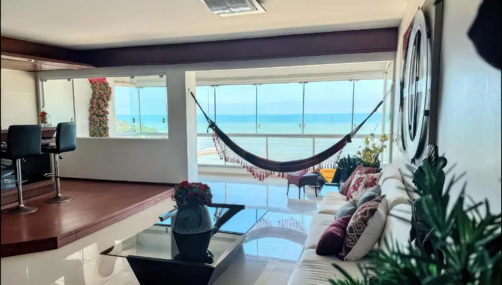 Frente Mar alto padrão 250m2 pé na areia 3 garagens, Balneário Camboriú, na Av. Atlântica, 450 em Balneário Camboriú/SC