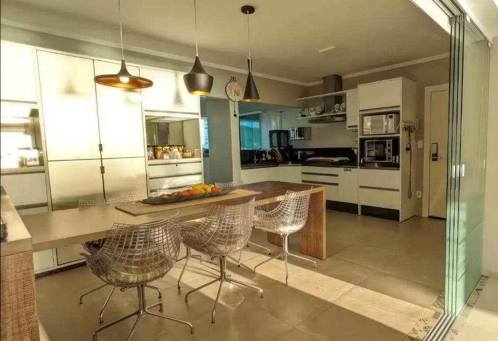 Frente Mar alto padrão 250m2 pé na areia 3 garagens, Balneário Camboriú, na Av. Atlântica, 450 em Balneário Camboriú/SC — foto 4