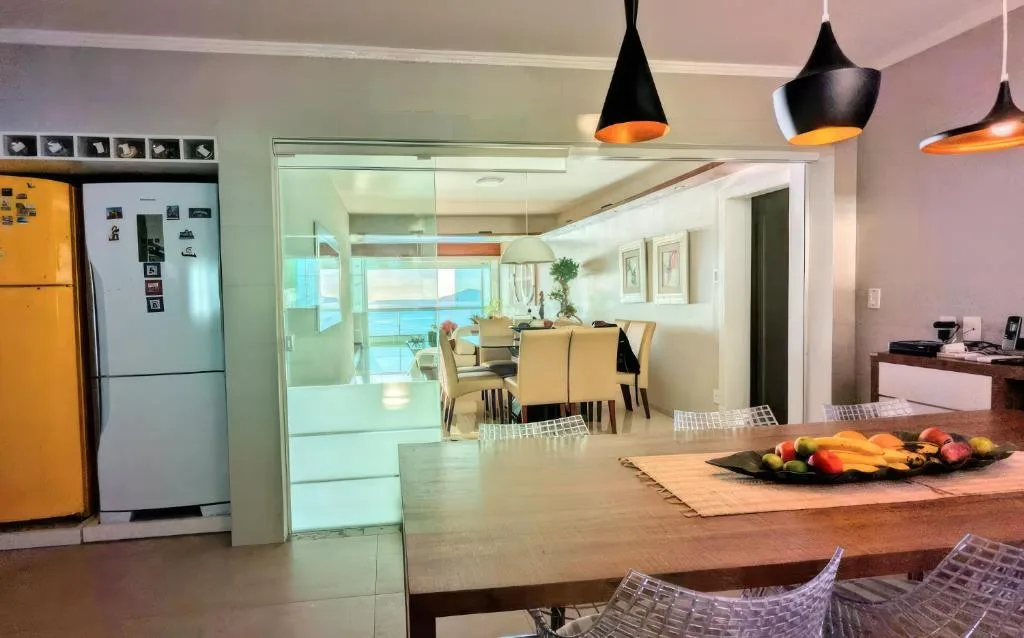 Frente Mar alto padrão 250m2 pé na areia 3 garagens, Balneário Camboriú, na Av. Atlântica, 450 em Balneário Camboriú/SC — foto 9