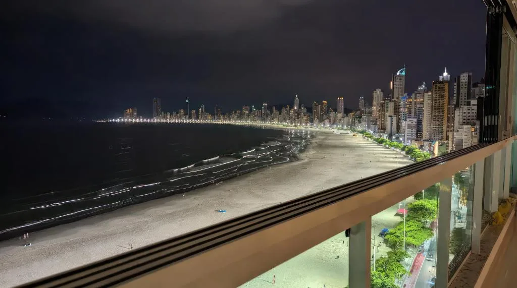 Frente Mar alto padrão 250m2 pé na areia 3 garagens, Balneário Camboriú, na Av. Atlântica, 450 em Balneário Camboriú/SC — foto 16
