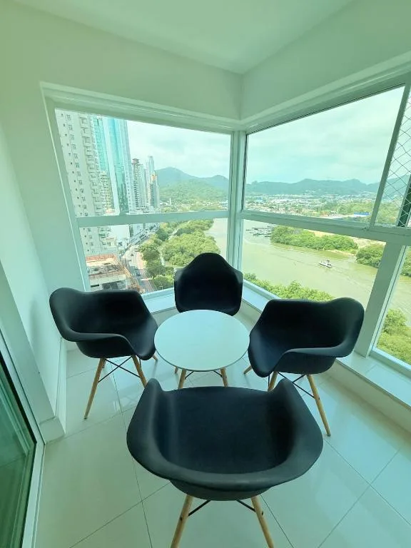 Alto Padrão na Av. Atlântica • Vista Rio e Serras, Balneário Camboriú, na Avenida Atlântica em Balneário Camboriú/SC — foto 8