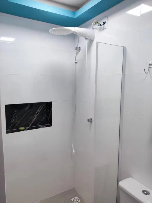 Loft 1 com ar condicionado prox Praia Laranjeiras facil acesso pela BR101, Balneário Camboriú, na Rua Samuel Rocha Loft 01 terreo em Balneário Camboriú/SC — foto 3