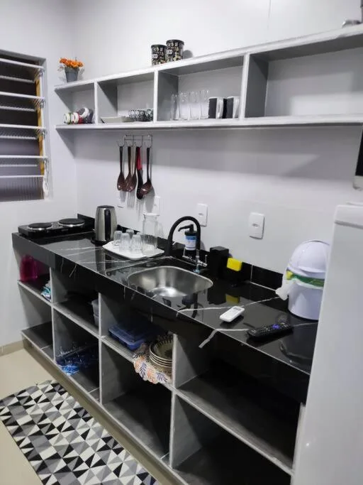 Loft 1 com ar condicionado prox Praia Laranjeiras facil acesso pela BR101, Balneário Camboriú, na Rua Samuel Rocha Loft 01 terreo em Balneário Camboriú/SC — foto 4