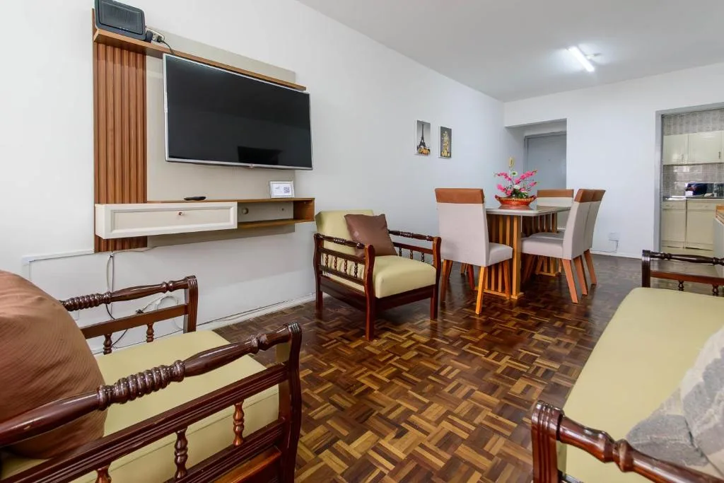 Apto Av. Brasil a 170m da Praia DU8568, Balneário Camboriú, na Av. Brasil, Apto 603, Ed. Gemini, Centro em Balneário Camboriú/SC