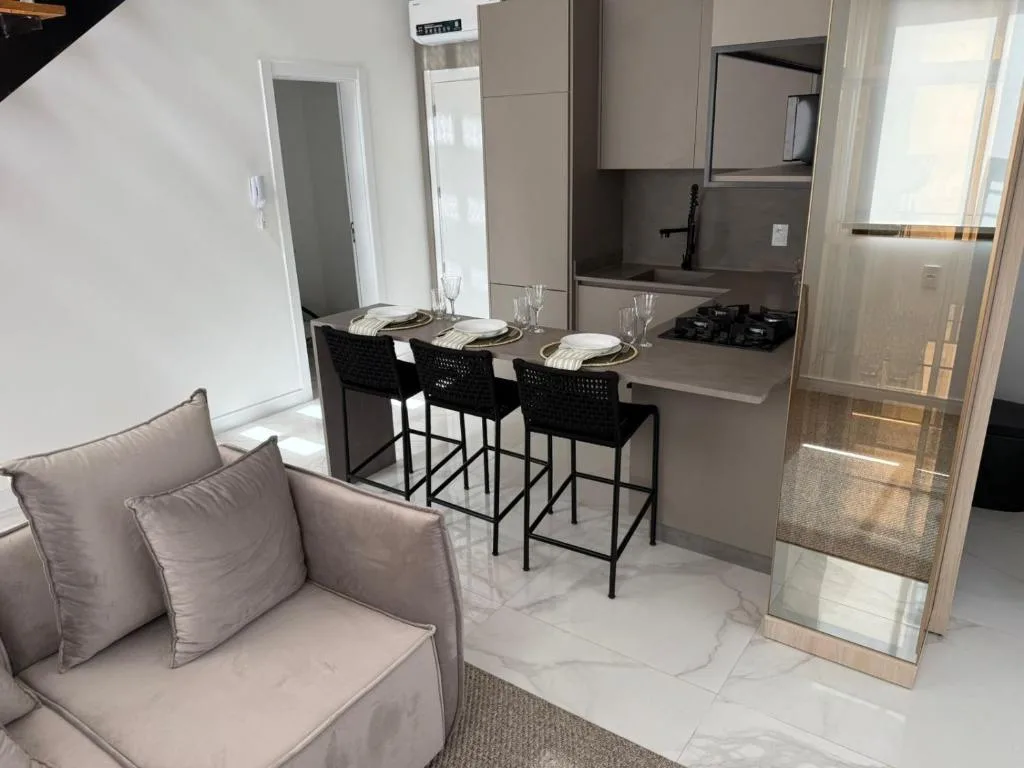 Loft Exclusivo Praia dos Amores Brava, Balneário Camboriú, na R. Rachel de Queiroz, 118 em Balneário Camboriú/SC