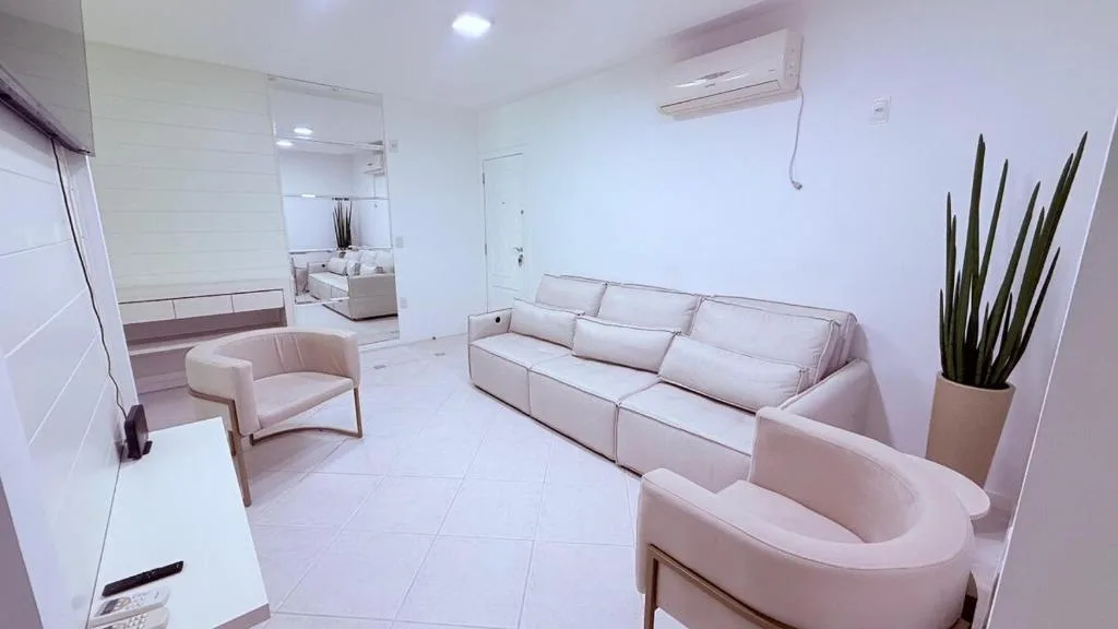 Apto 2 Quartos no Centro de Balneário Camboriú com Sacada e Churrasqueira, Balneário Camboriú, na Rua em Balneário Camboriú/SC — foto 13