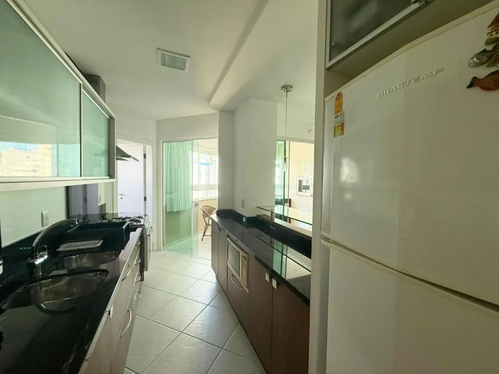 Apto 2 Quartos no Centro de Balneário Camboriú com Sacada e Churrasqueira, Balneário Camboriú, na Rua em Balneário Camboriú/SC — foto 14