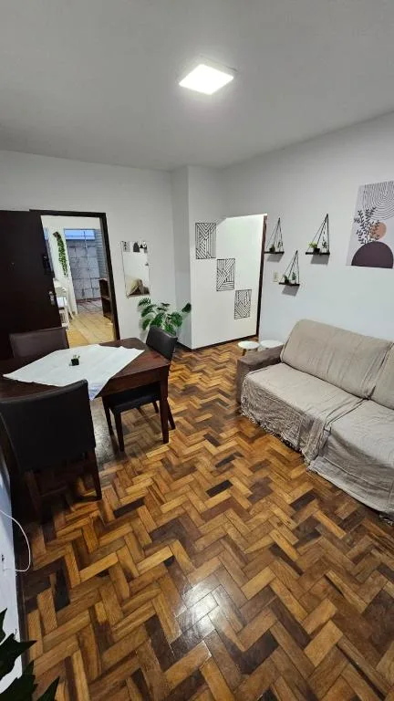 Apartamento completo uma cuadra do mar, Balneário Camboriú, na Avenida dos Estados em Balneário Camboriú/SC