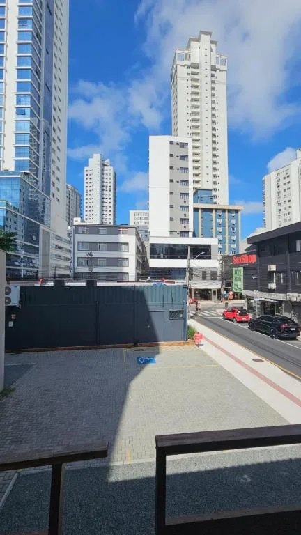 Apartamento completo uma cuadra do mar, Balneário Camboriú, na Avenida dos Estados em Balneário Camboriú/SC — foto 5