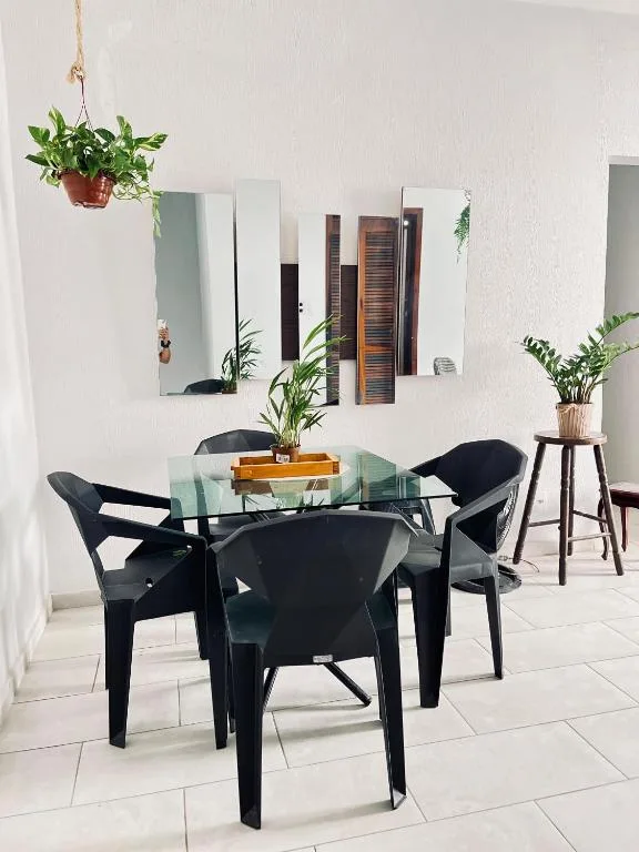 Quarto privativo CASAL duplo em hostel pe na areia- BC, Balneário Camboriú, na Rua em Balneário Camboriú/SC — foto 2