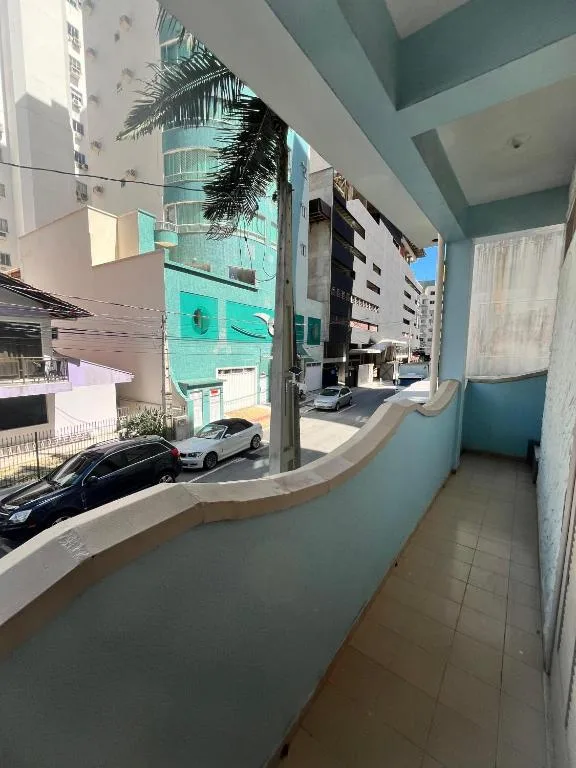 Quarto privativo CASAL duplo em hostel pe na areia- BC, Balneário Camboriú, na Rua em Balneário Camboriú/SC — foto 4