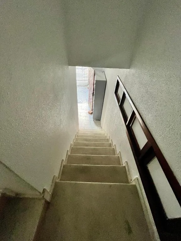 Quarto privativo CASAL duplo em hostel pe na areia- BC, Balneário Camboriú, na Rua em Balneário Camboriú/SC — foto 9