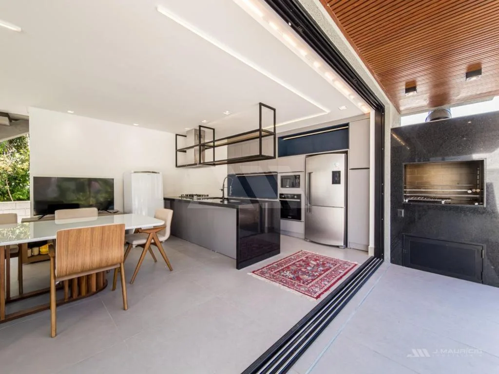 Casa Vivá Piscina Privativa, pertinho da Praia no Estaleirinho, wi-fi e 3 Suítes Climatizadas, Balneário Camboriú, na Rua Rodesindo Pavan em Balneário Camboriú/SC