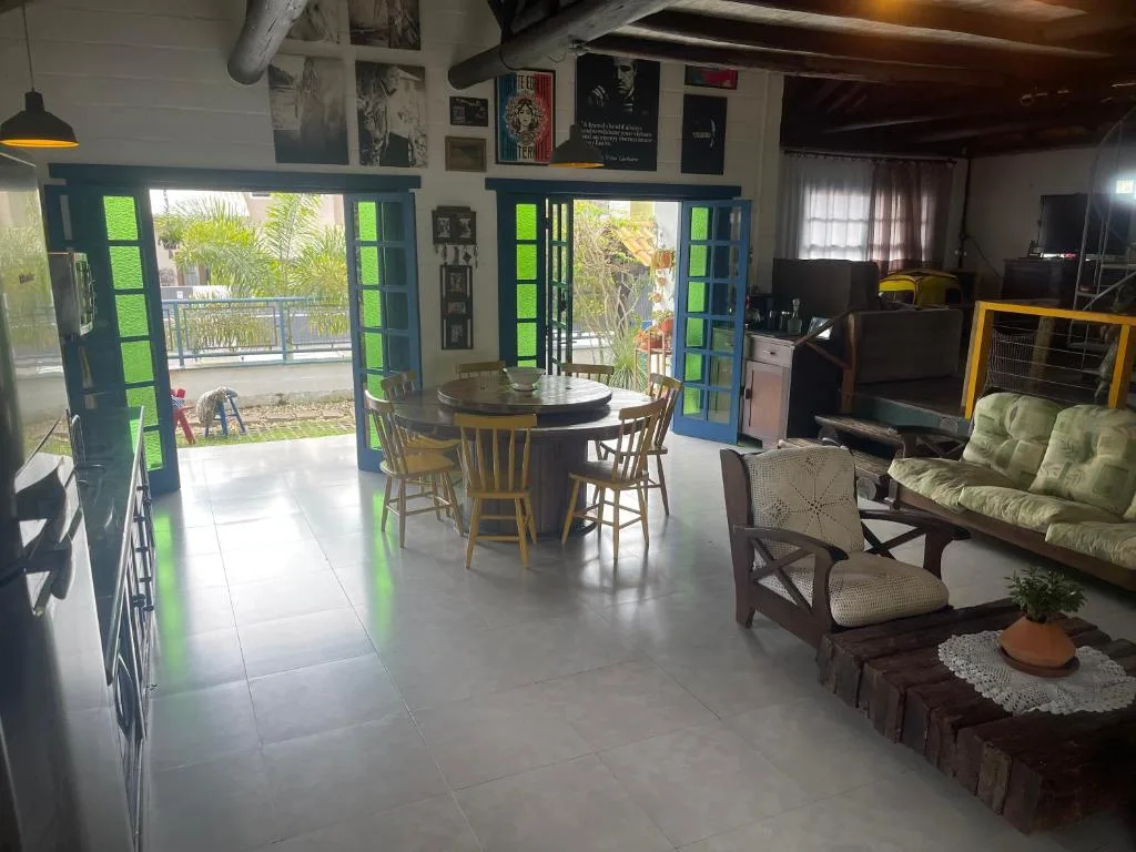 Casa azul perto do centro e caminho das praias agrestes, Balneário Camboriú, na 238 Rua Antonio Correa em Balneário Camboriú/SC — foto 10